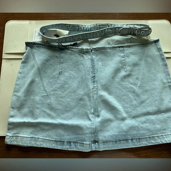 Weworewhat Side Cutout Denim Mini Skirt Large - Picture 6 of 7